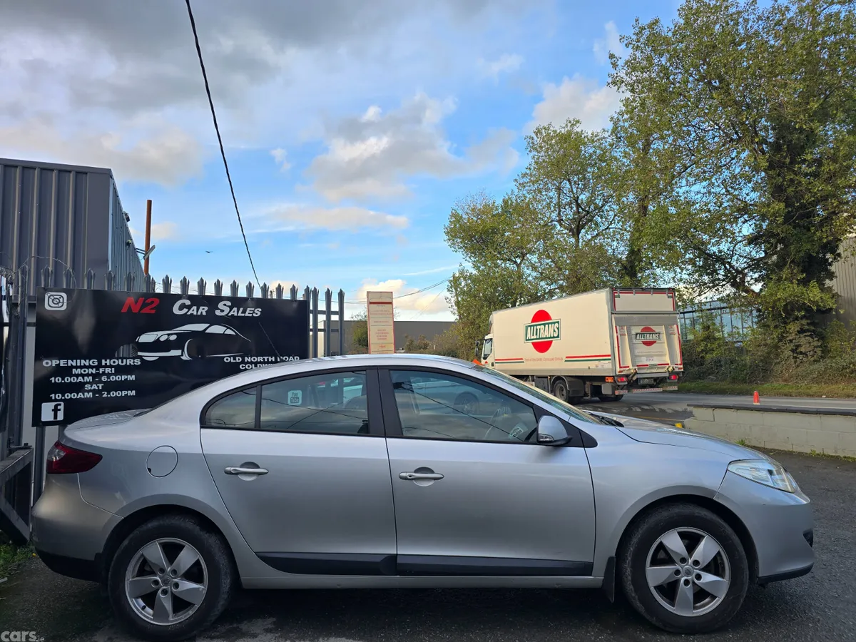 Renault Fluence Saloon, Diesel, 2011, Silver