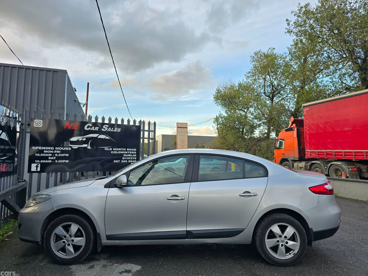 Renault Fluence Saloon, Diesel, 2011, Silver