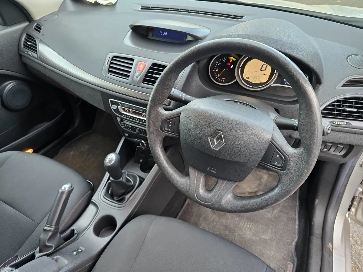 Renault Fluence Saloon, Diesel, 2011, Silver