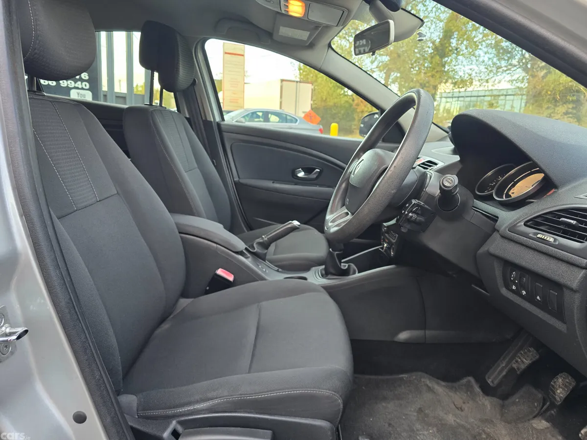 Renault Fluence Saloon, Diesel, 2011, Silver