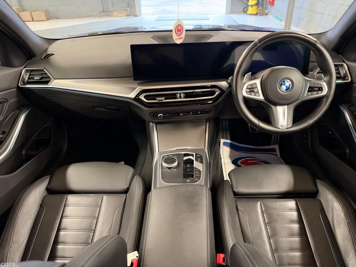 BMW 3-Series Saloon, Petrol Hybrid, 2023, Blue