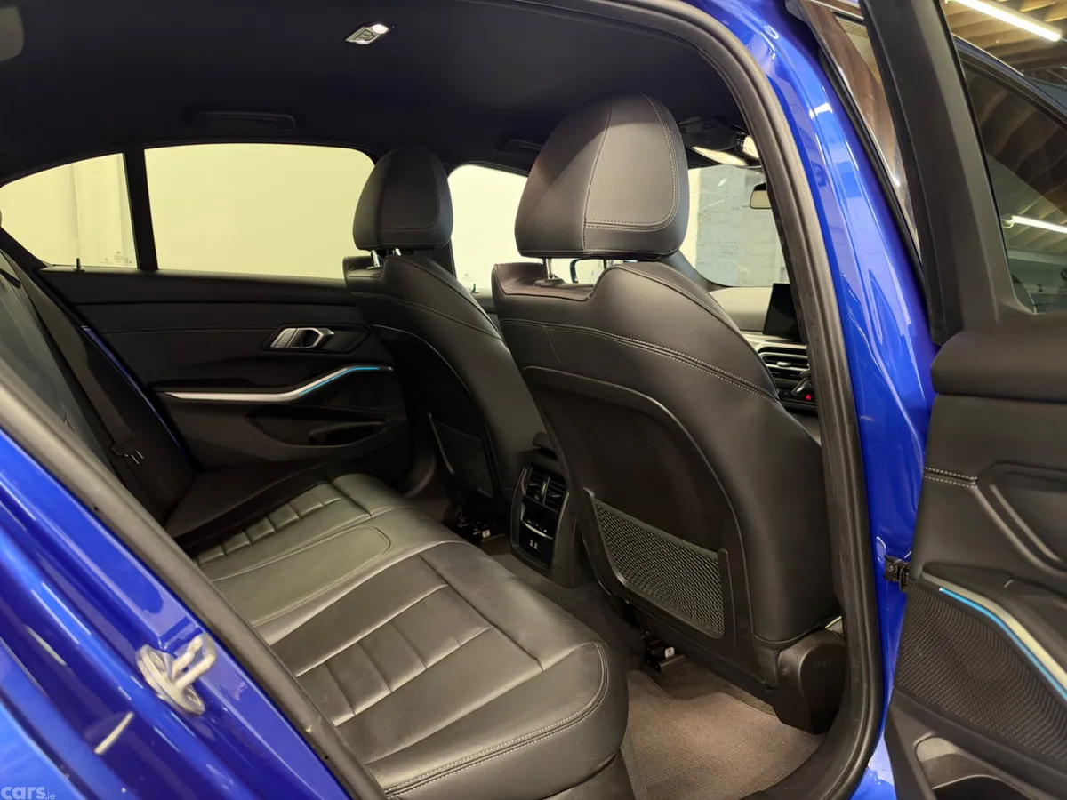 BMW 3-Series Saloon, Petrol Hybrid, 2023, Blue