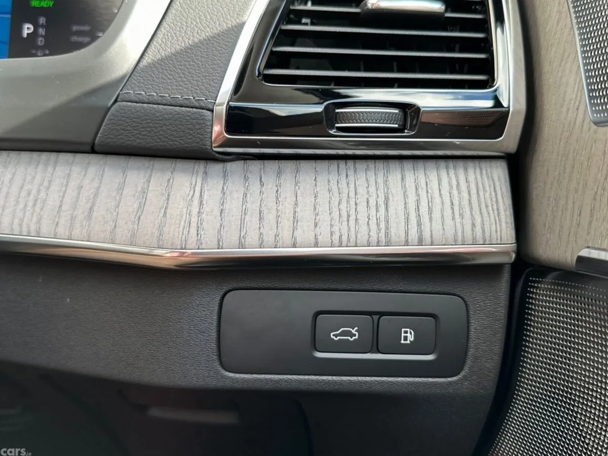 Volvo XC90 SUV, Petrol Plug-in Hybrid, 2024, Grey