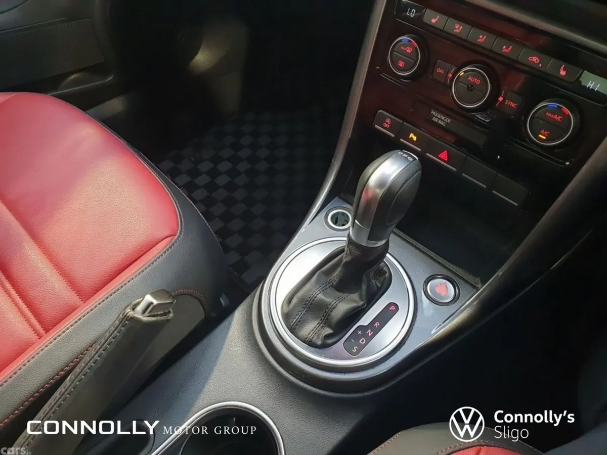 Volkswagen Beetle Hatchback, Petrol, 2019, White