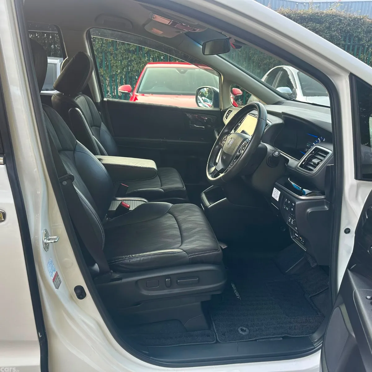 Honda Odyssey MPV, Petrol Hybrid, 2018, White