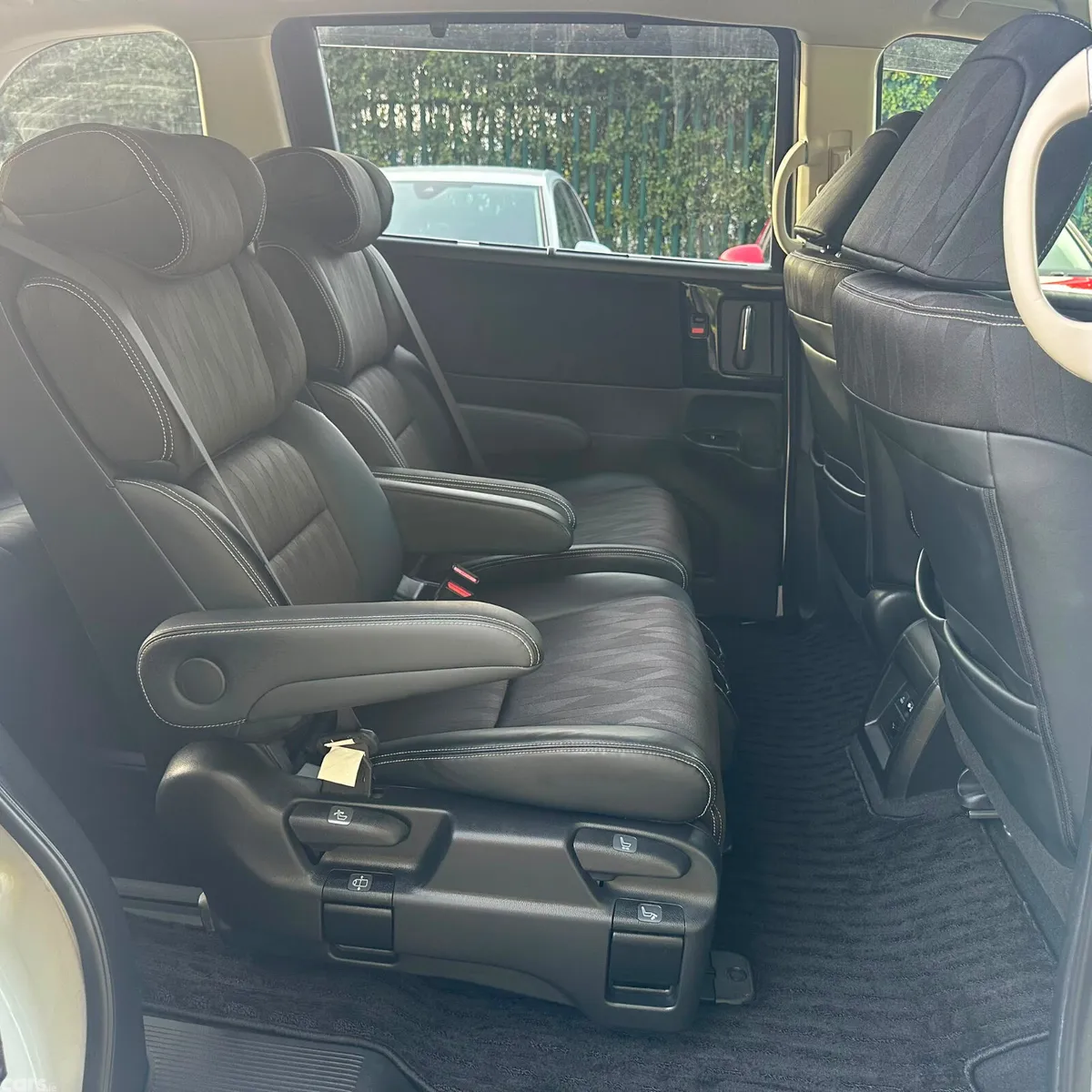 Honda Odyssey MPV, Petrol Hybrid, 2018, White