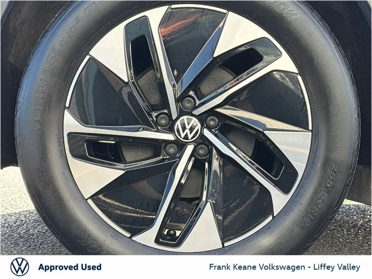 Volkswagen ID.4 SUV, Electric, 2023, Silver