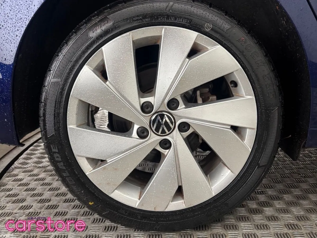 Volkswagen Golf Hatchback, Petrol, 2021, Blue