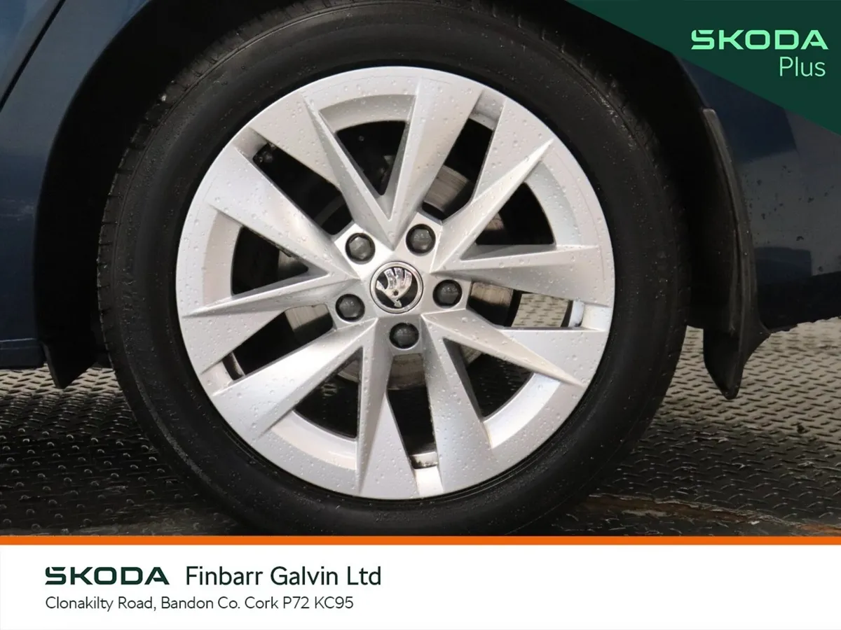 Skoda Octavia Saloon, Diesel, 2024, Blue
