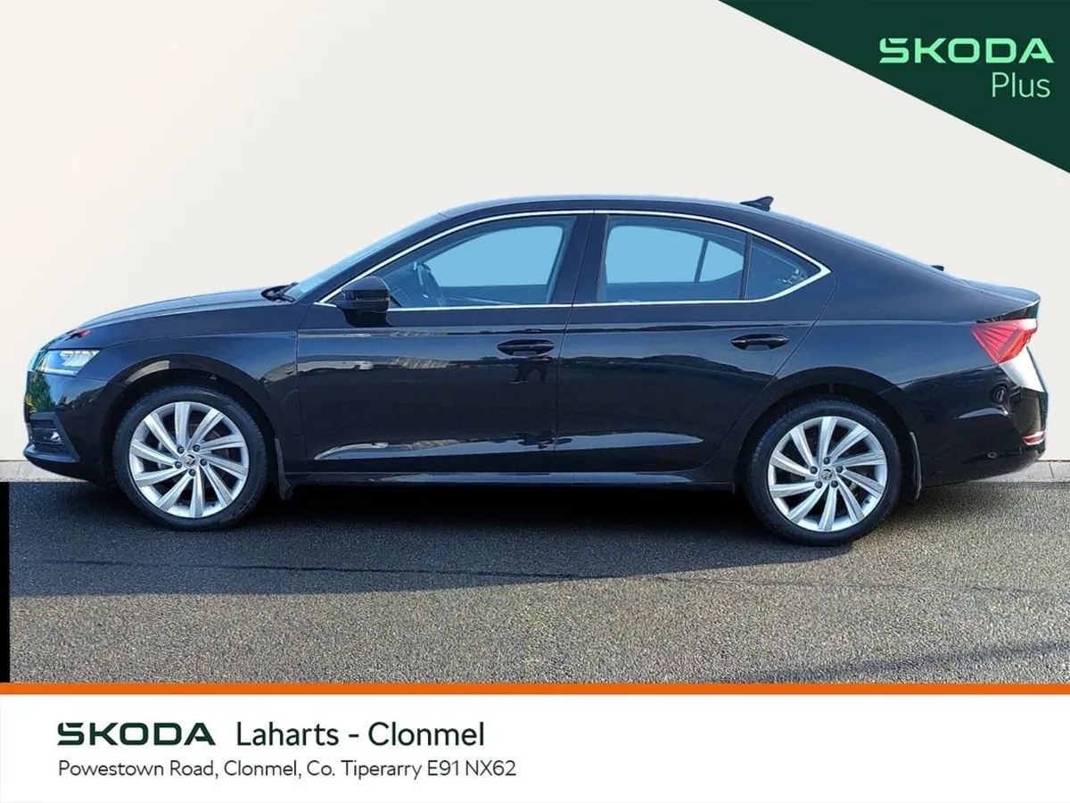 Skoda Octavia Saloon, Diesel, 2023, Black