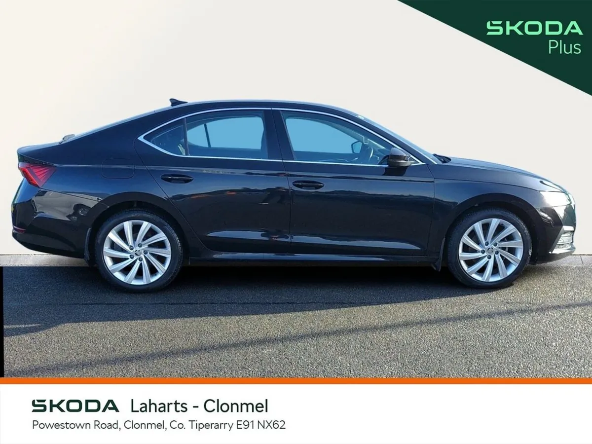Skoda Octavia Saloon, Diesel, 2023, Black