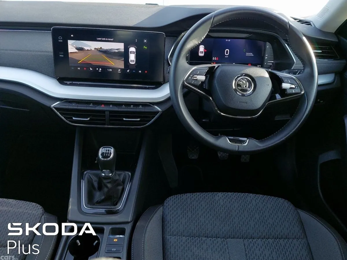 Skoda Octavia Saloon, Diesel, 2023, Black