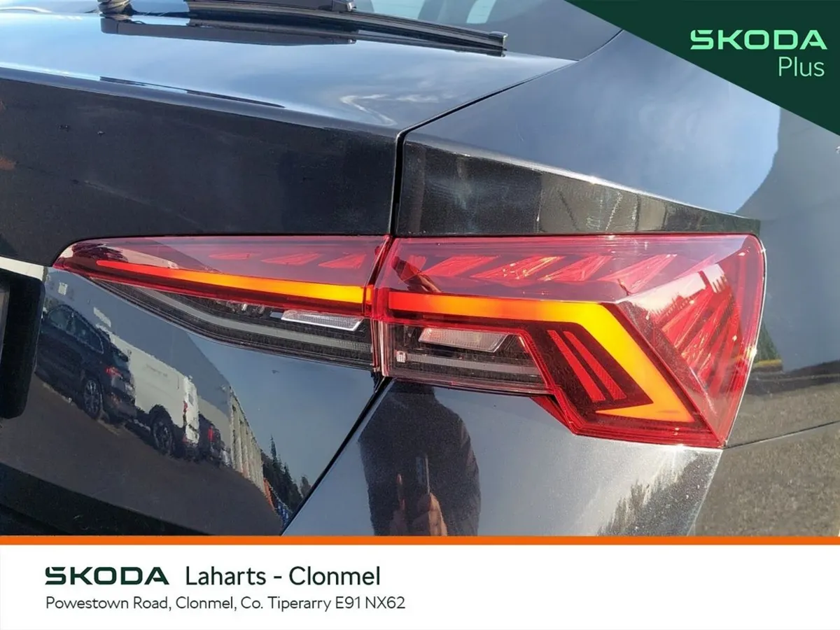 Skoda Octavia Saloon, Diesel, 2023, Black