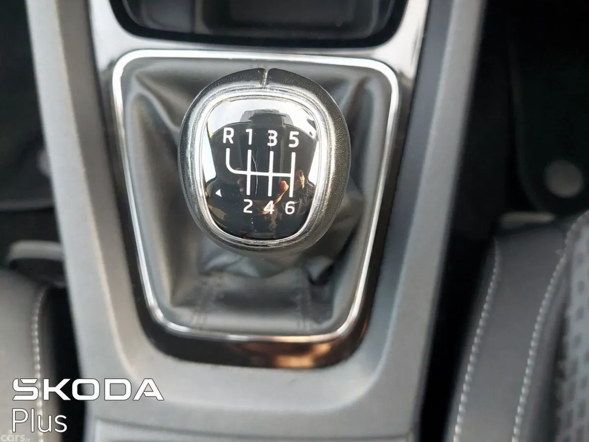 Skoda Octavia Saloon, Diesel, 2023, Black