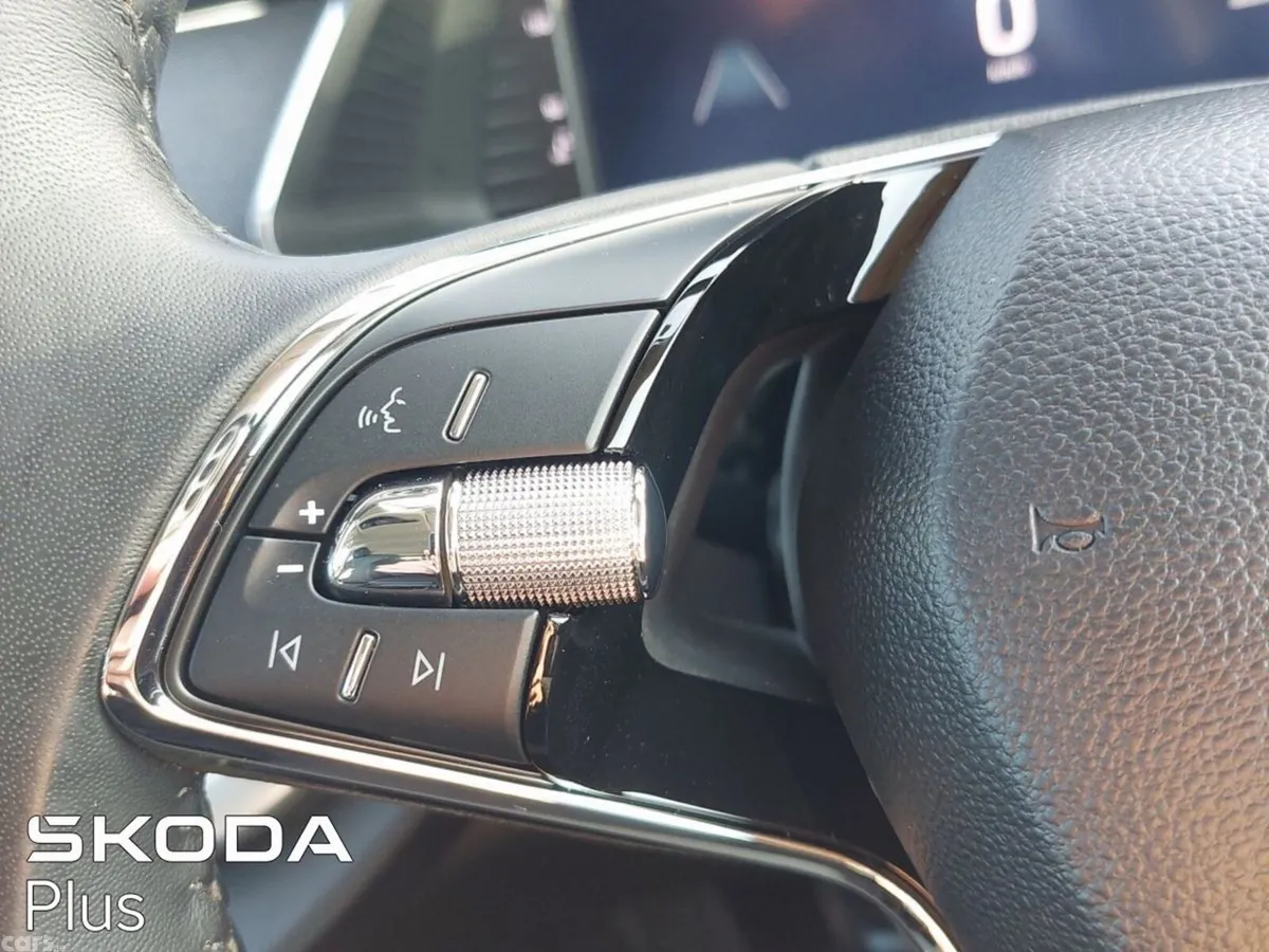 Skoda Octavia Saloon, Diesel, 2023, Black