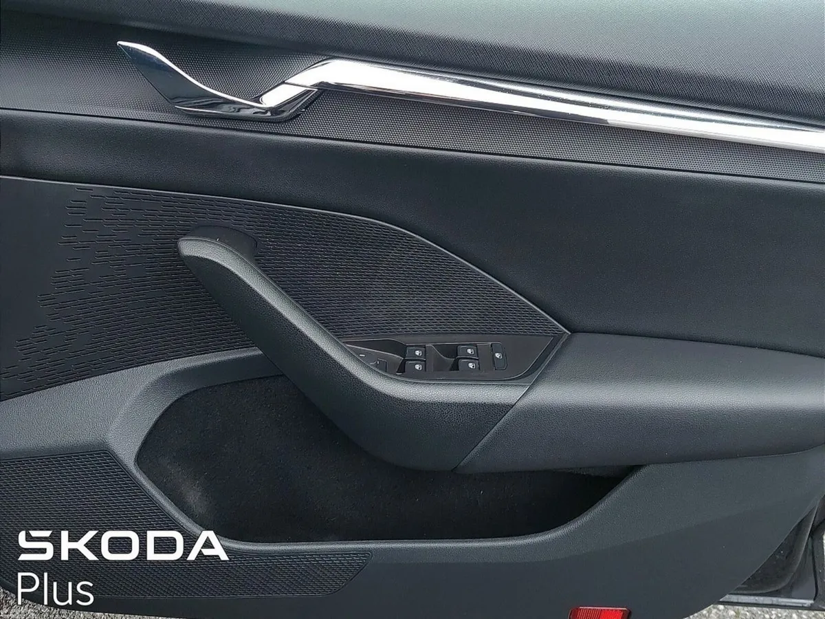 Skoda Octavia Saloon, Diesel, 2024, Black