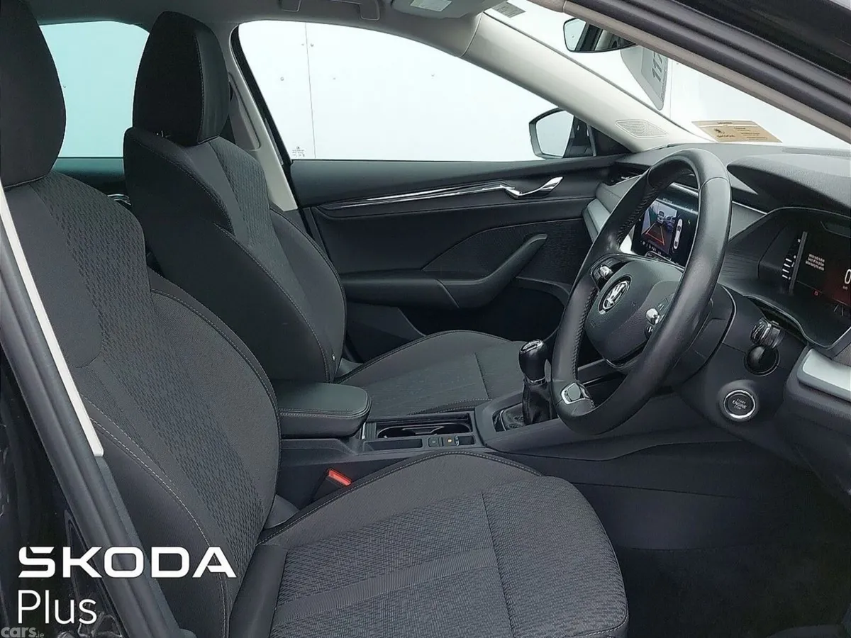 Skoda Octavia Saloon, Diesel, 2024, Black