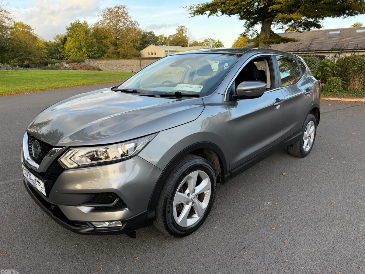 Nissan Qashqai Hatchback, Diesel, 2018, Grey