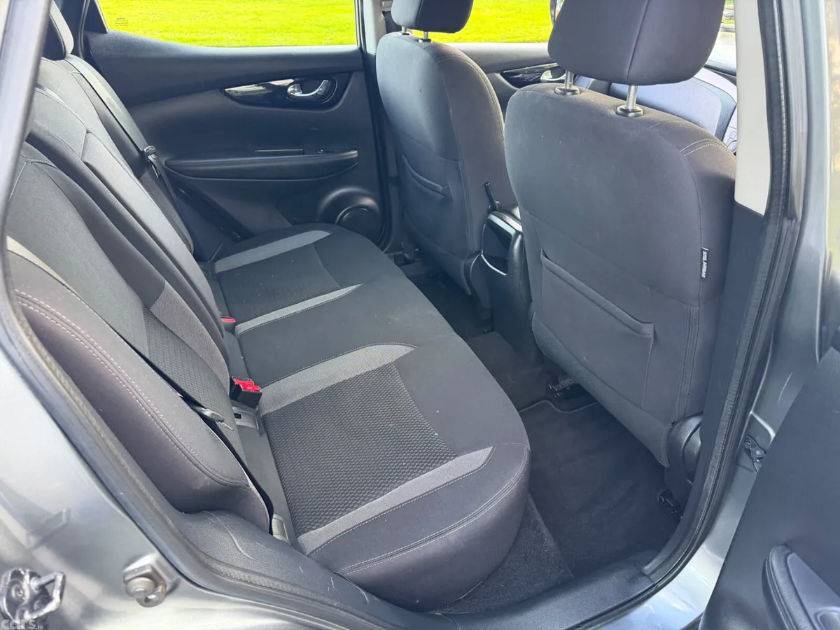 Nissan Qashqai Hatchback, Diesel, 2018, Grey