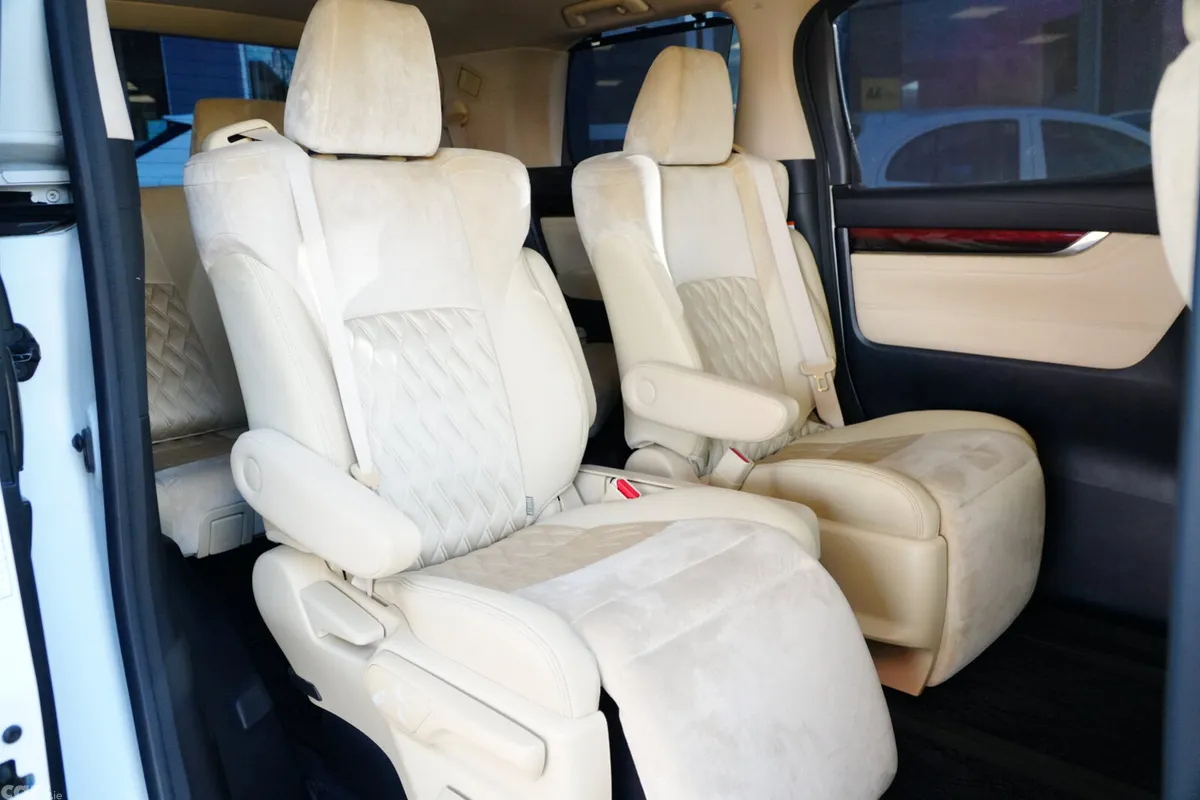 Toyota Alphard Van, Petrol Hybrid, 2015, White