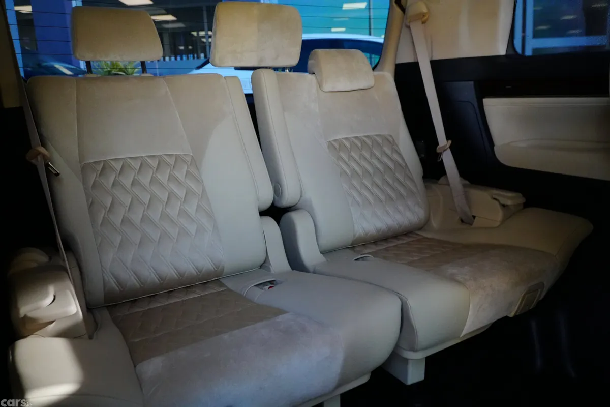 Toyota Alphard Van, Petrol Hybrid, 2015, White