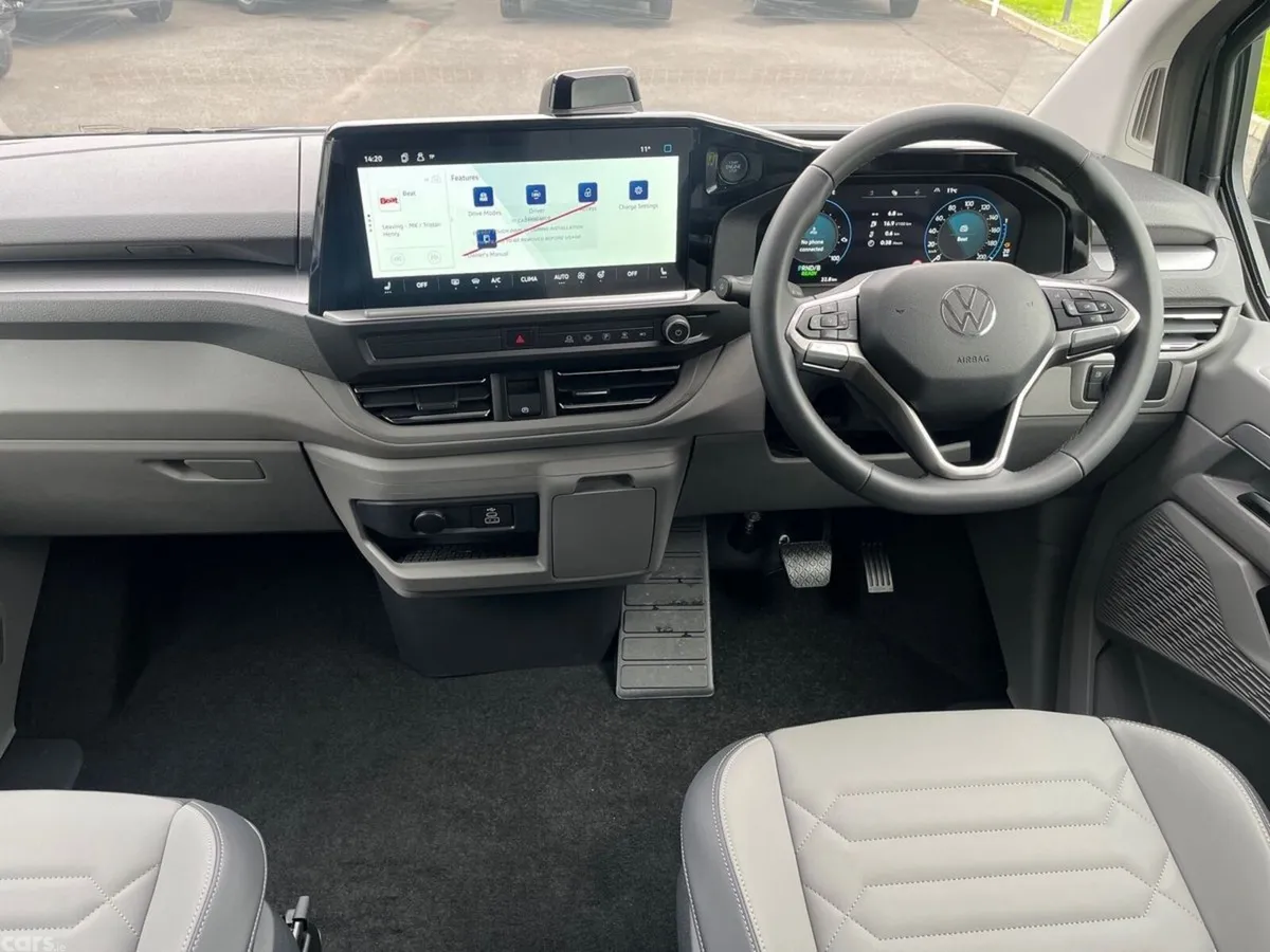 Volkswagen Caravelle MPV, Petrol Plug-in Hybrid, 2026, Black