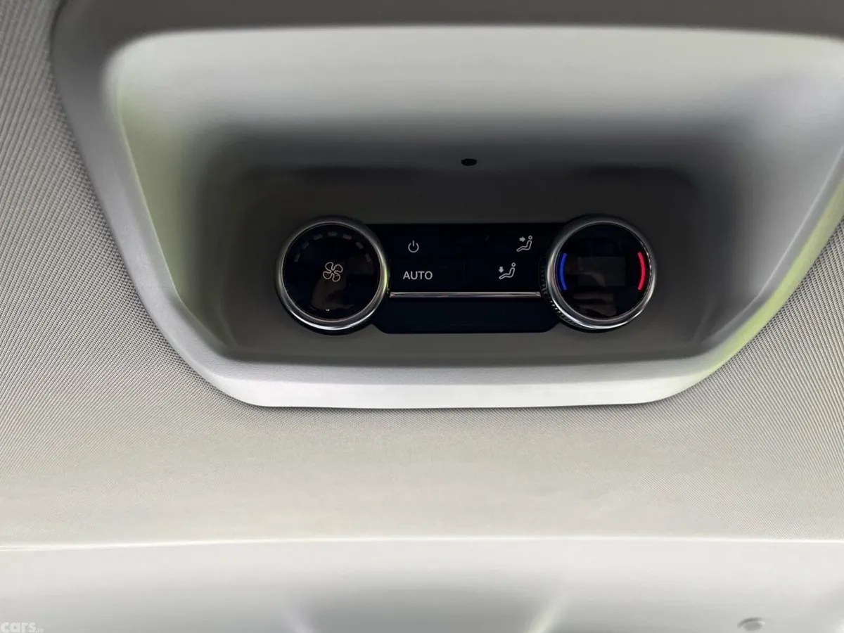 Volkswagen Caravelle MPV, Petrol Plug-in Hybrid, 2026, Black