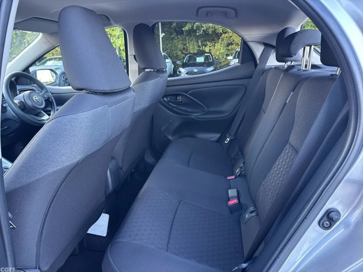 Toyota Yaris Hatchback, Petrol Hybrid, 2024, Grey