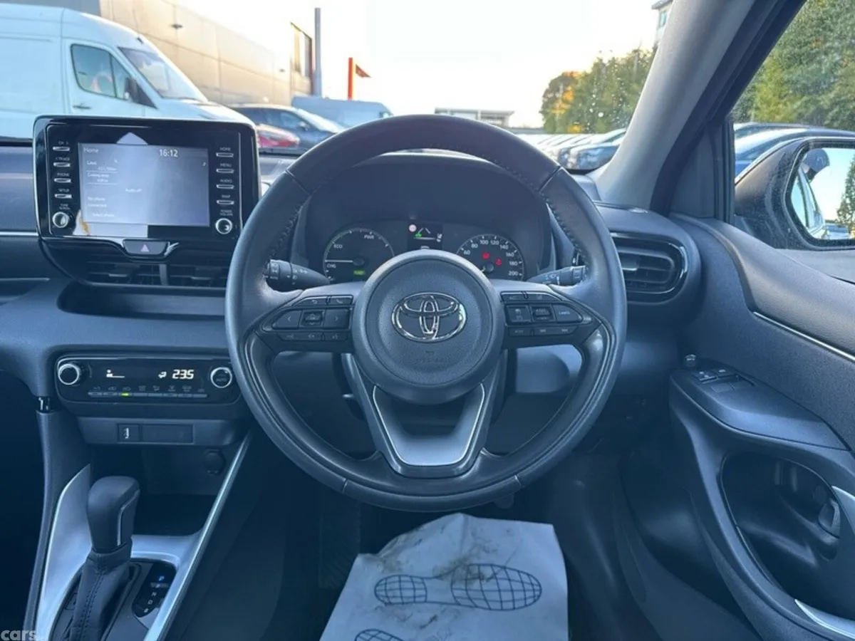 Toyota Yaris Hatchback, Petrol Hybrid, 2024, Grey