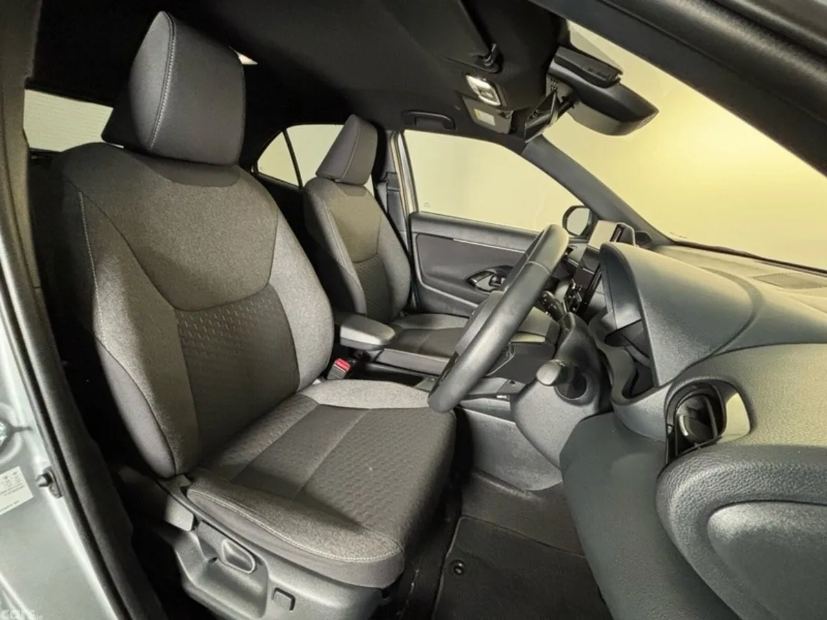 Toyota Yaris Cross Hatchback, Petrol Hybrid, 2026, Grey