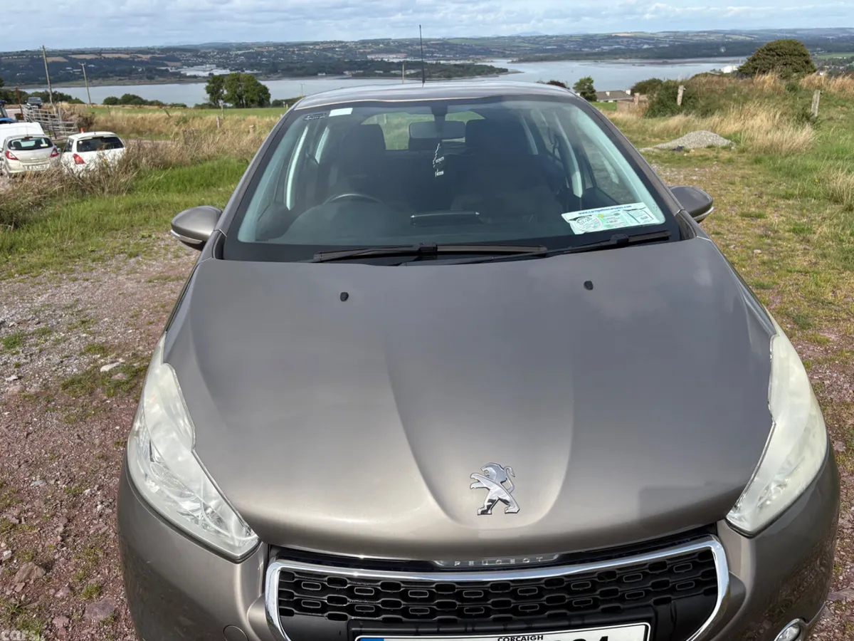 Peugeot 208 Hatchback, Petrol, 2014, Grey