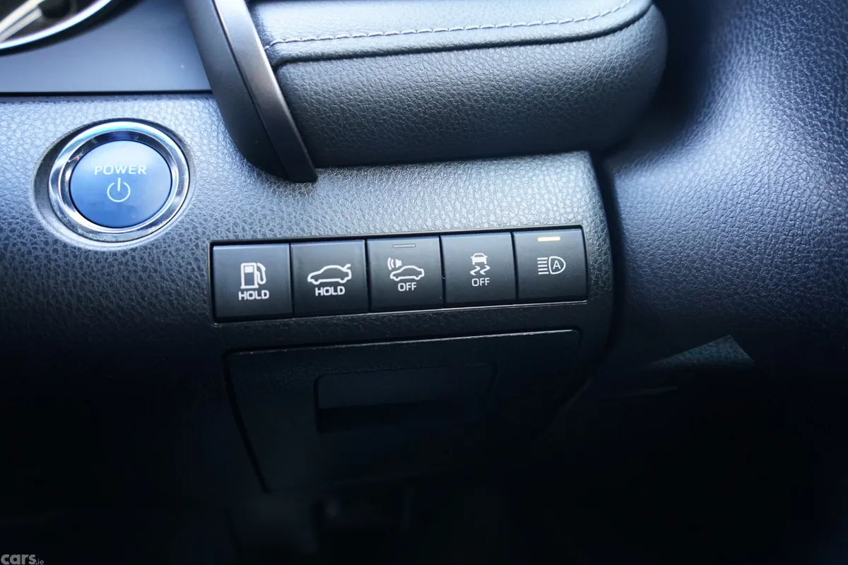 Toyota Camry Saloon, Petrol Hybrid, 2019, Red