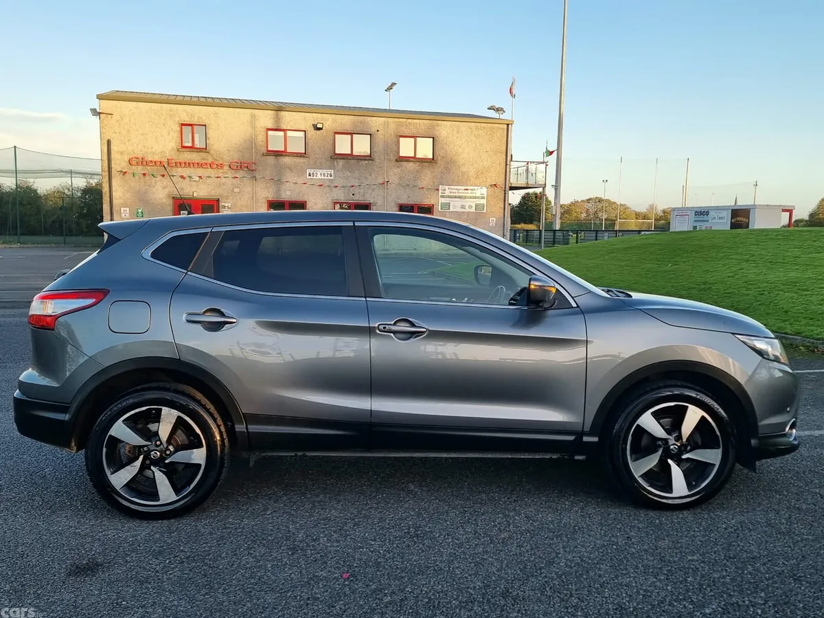 Nissan Qashqai Hatchback, Diesel, 2015, Grey