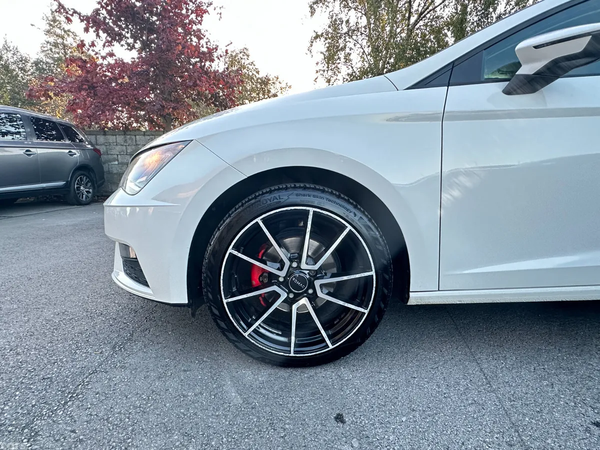 SEAT Leon Hatchback, Petrol, 2018, White