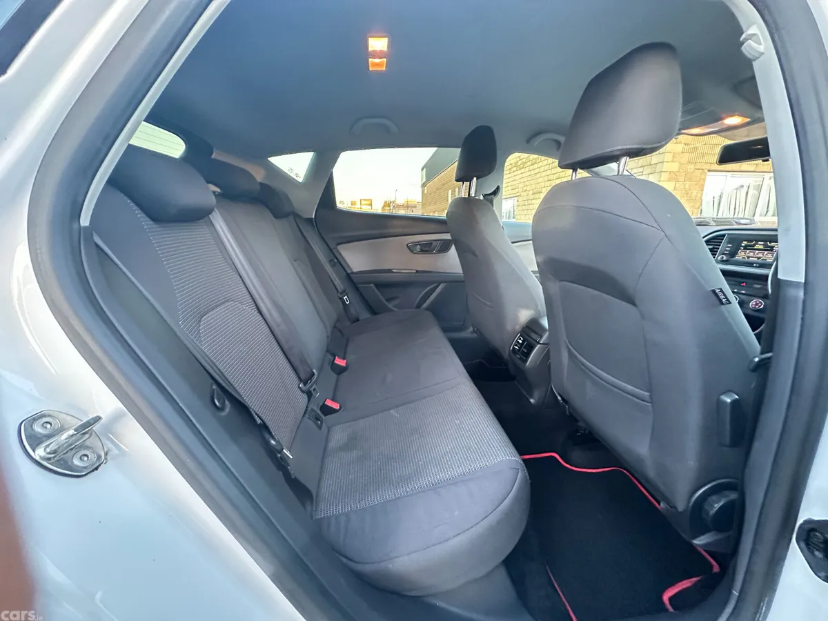 SEAT Leon Hatchback, Petrol, 2018, White