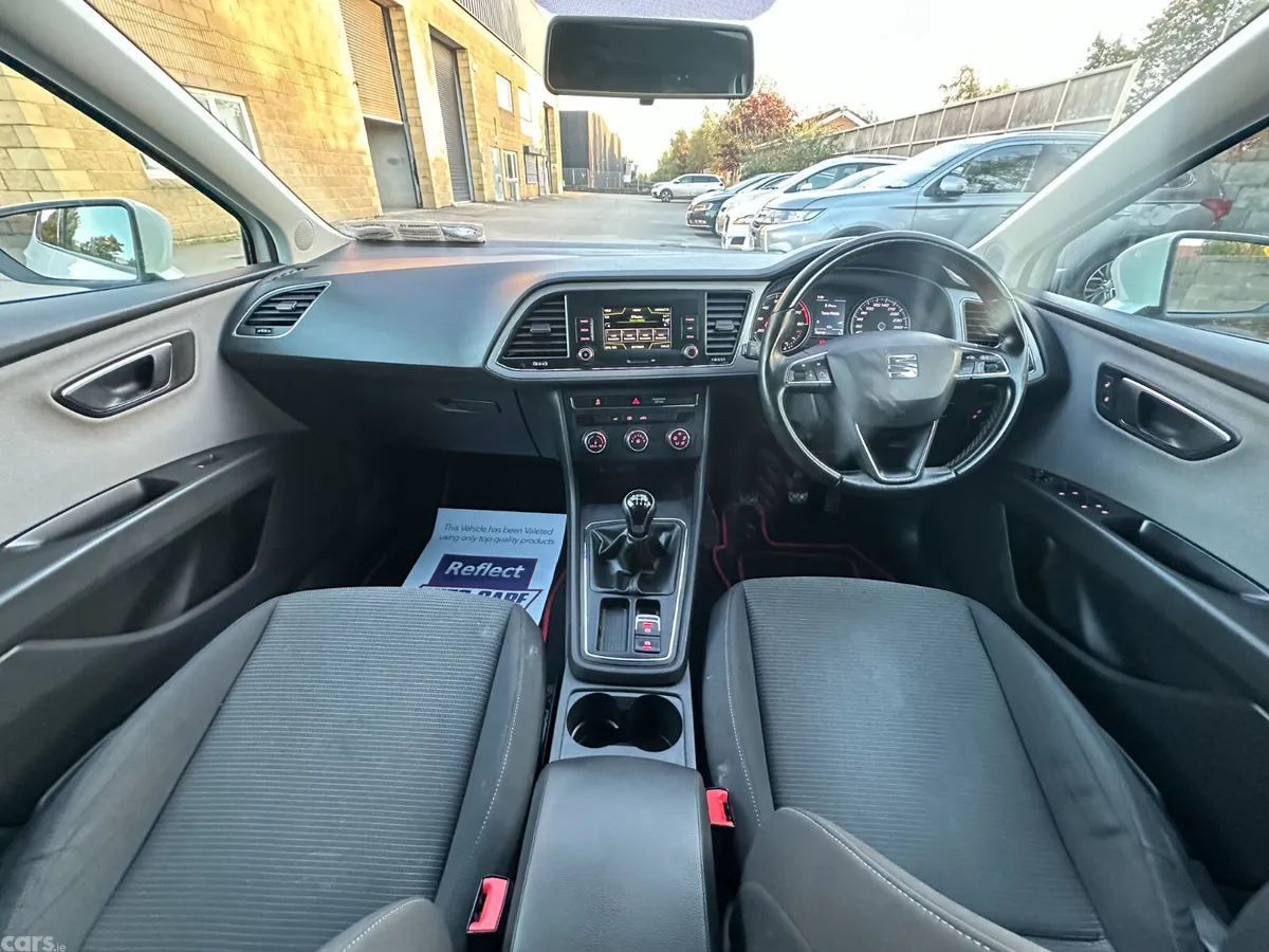 SEAT Leon Hatchback, Petrol, 2018, White