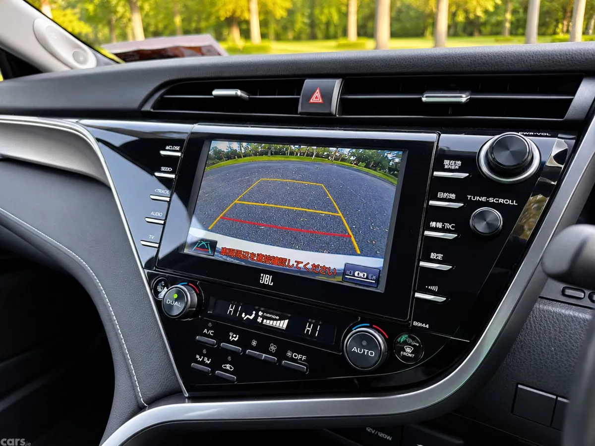 Toyota Camry Saloon, Petrol Hybrid, 2019, White