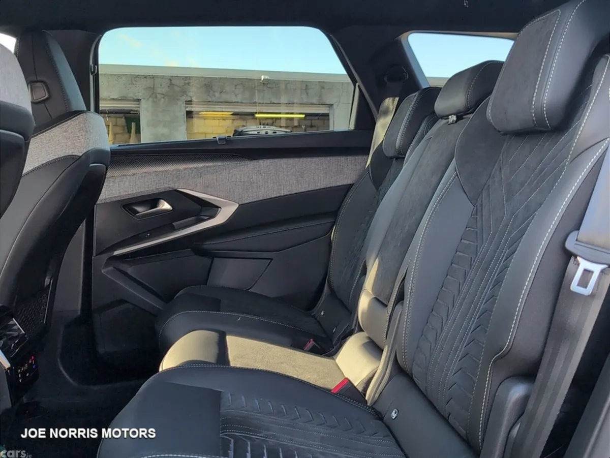 Peugeot 5008 MPV, Electric, 2026, Blue