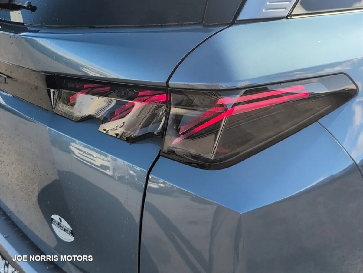 Peugeot 5008 MPV, Electric, 2026, Blue