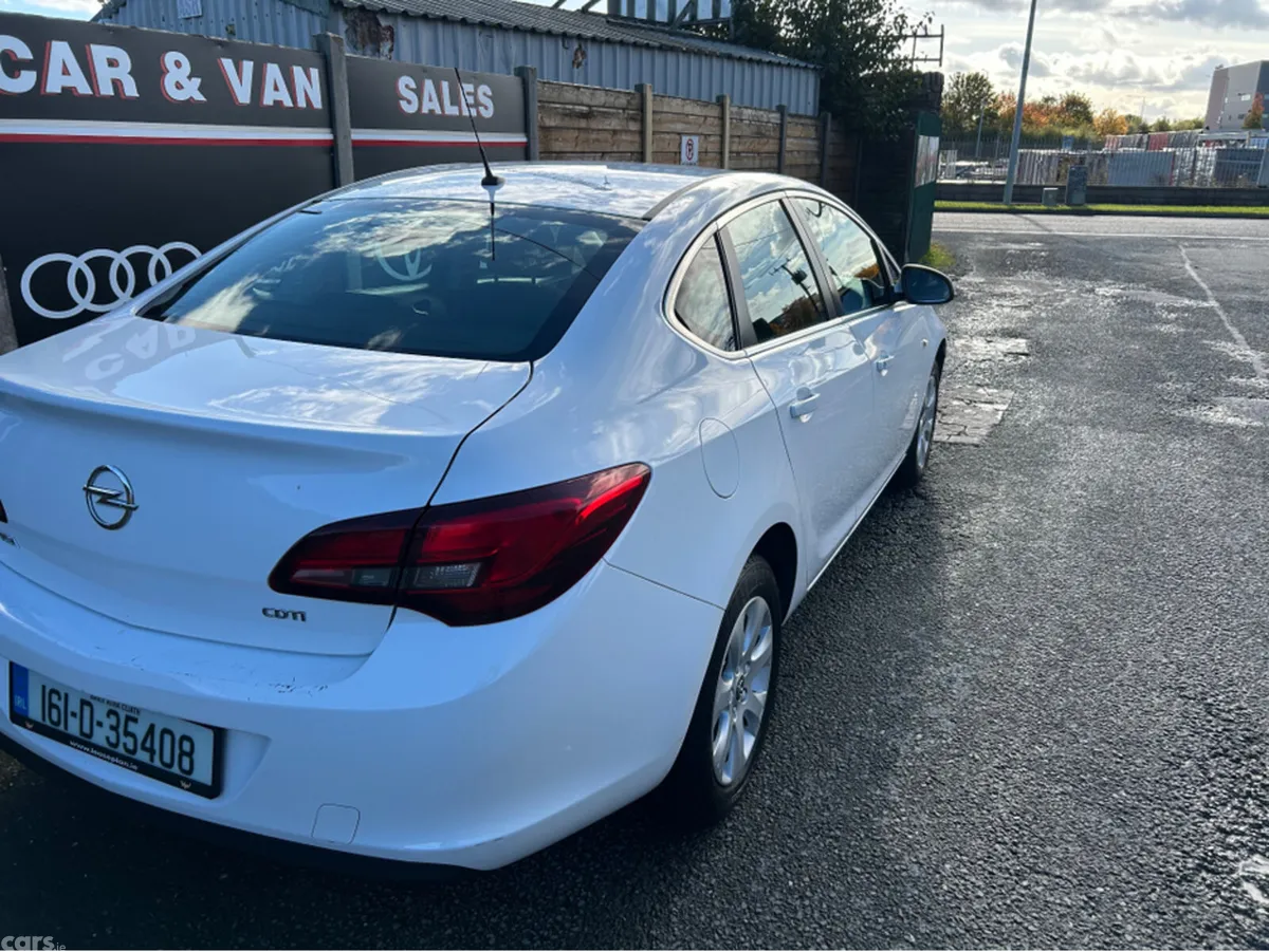 Opel Astra Saloon, Diesel, 2016, White
