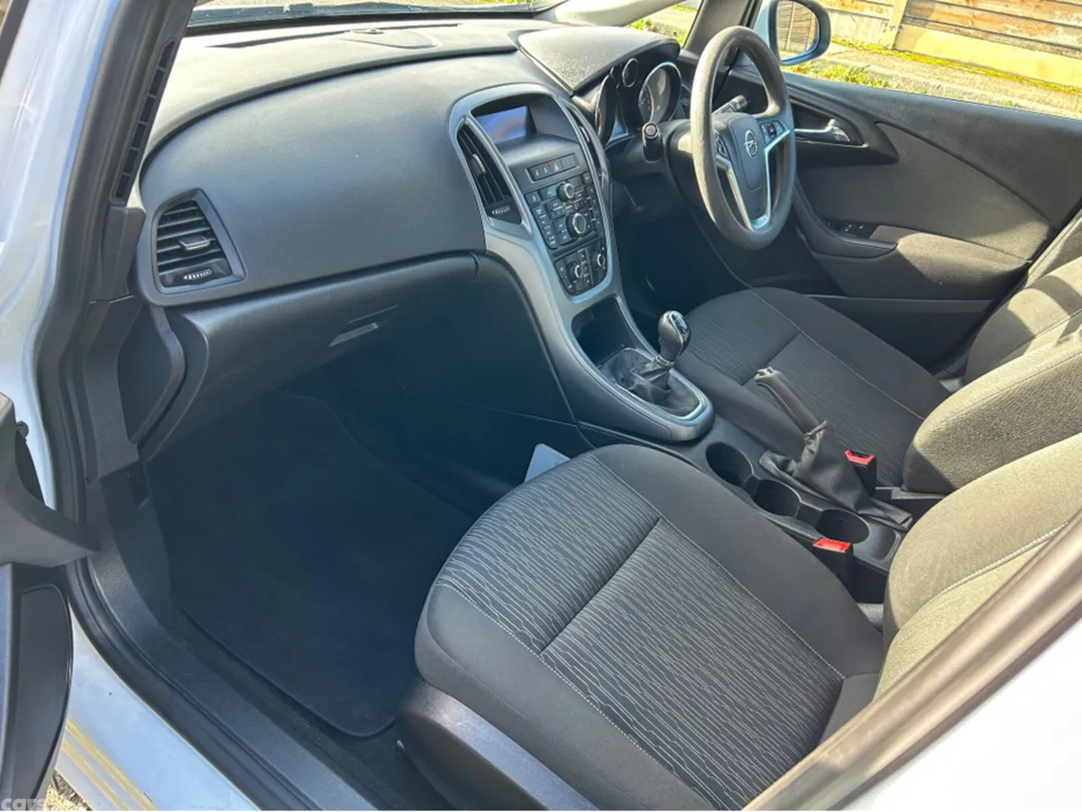Opel Astra Saloon, Diesel, 2016, White