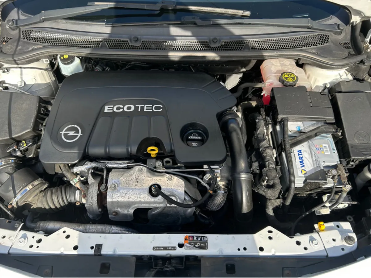 Opel Astra Saloon, Diesel, 2016, White