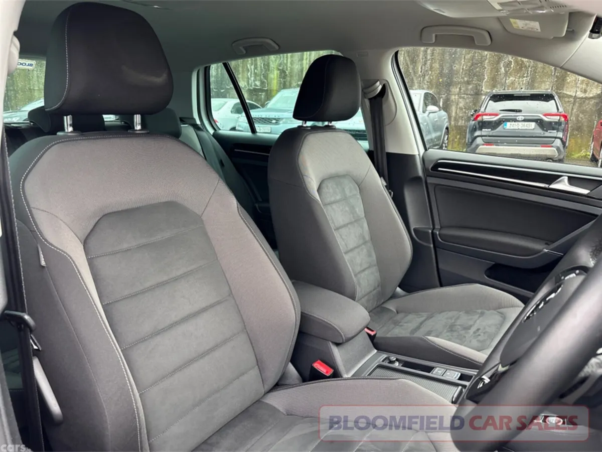 Volkswagen Golf Hatchback, Petrol, 2017, White