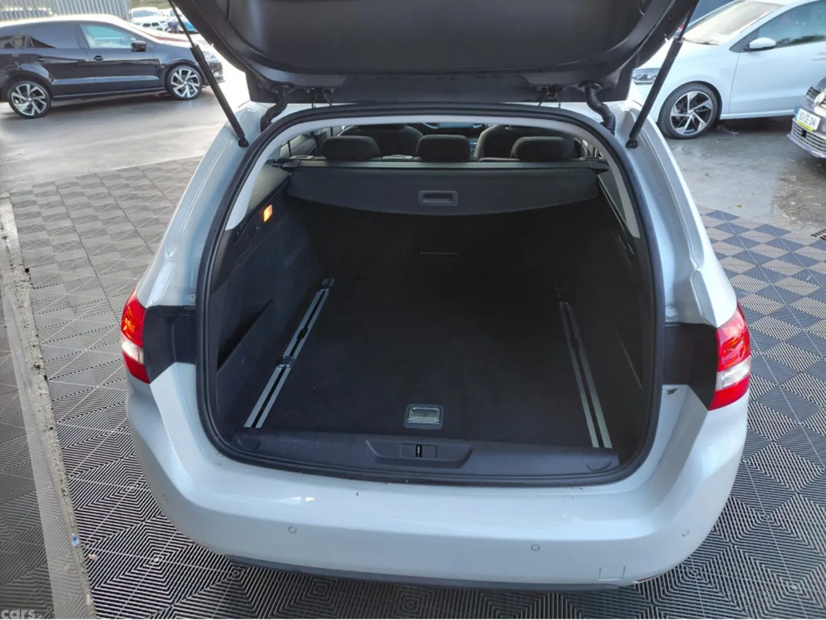 Peugeot 308 Estate, Petrol, 2016, White