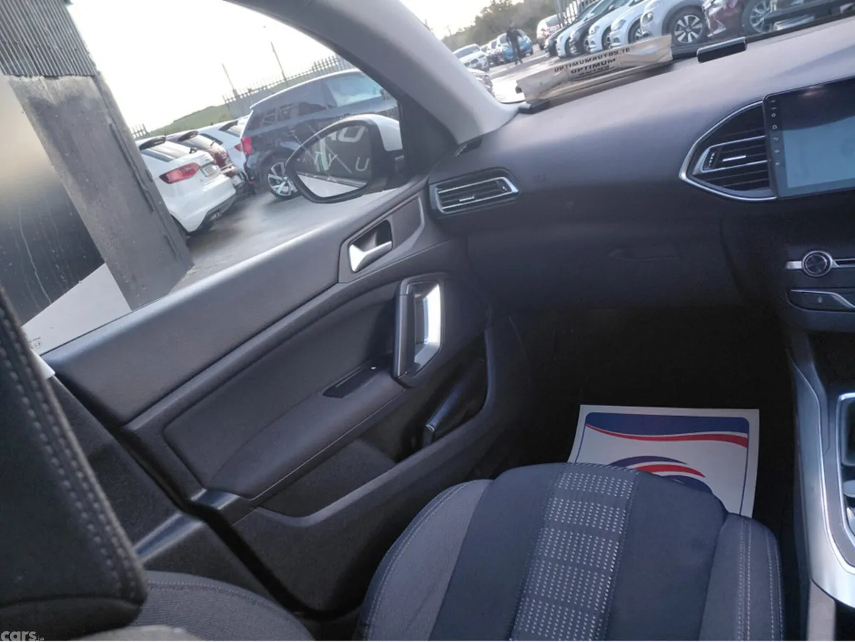 Peugeot 308 Estate, Petrol, 2016, White