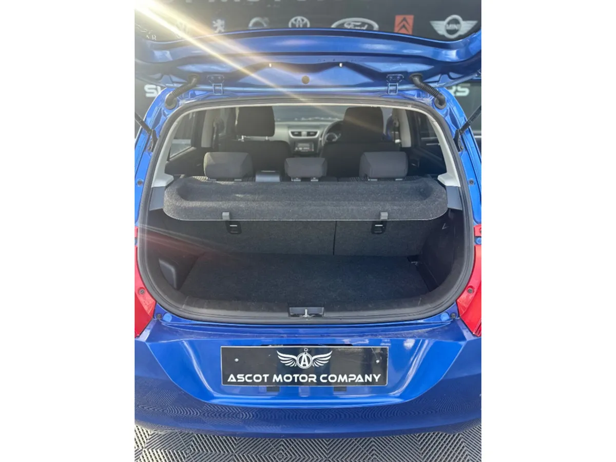 Suzuki Swift Hatchback, Petrol, 2013, Blue