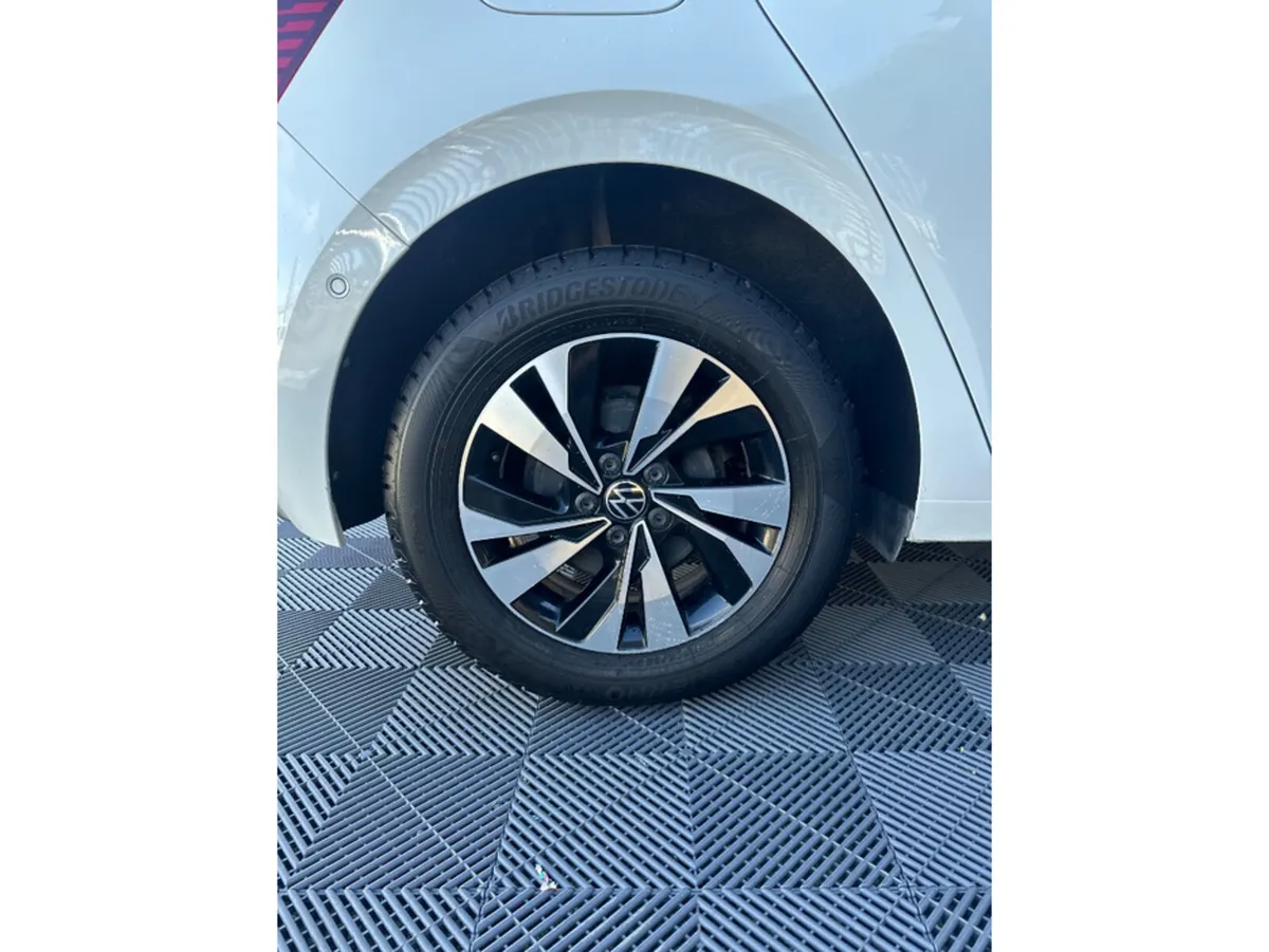 Volkswagen Polo Hatchback, Petrol, 2021, White