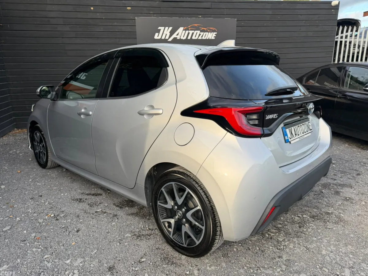 Toyota Yaris Hatchback, Petrol Hybrid, 2020, Silver