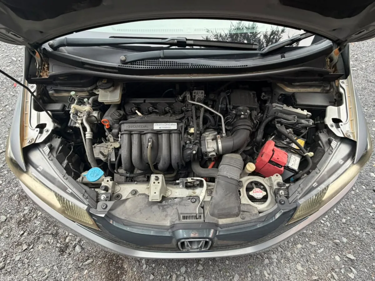 Honda Fit Hatchback, Petrol Hybrid, 2015, Silver
