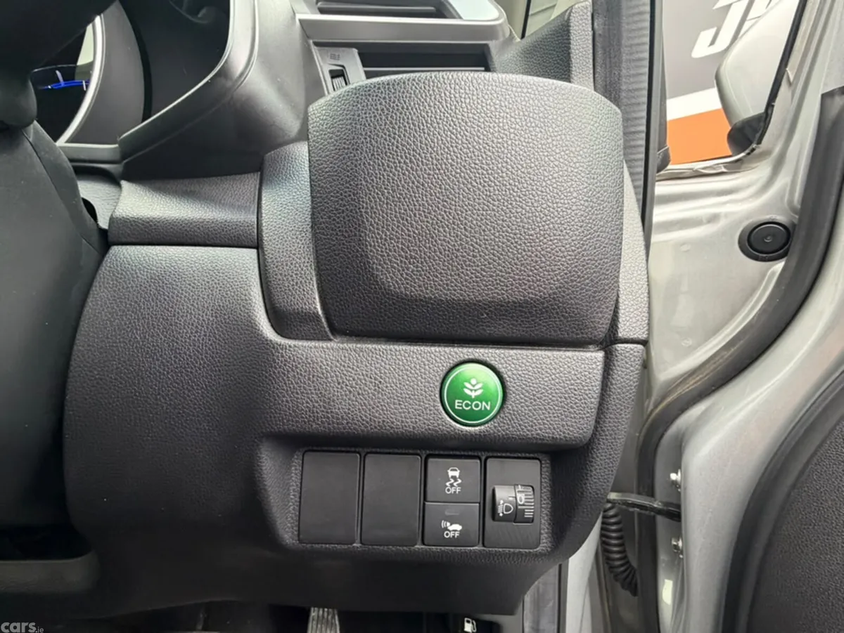 Honda Fit Hatchback, Petrol Hybrid, 2015, Silver
